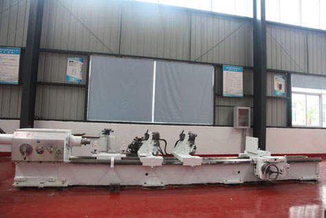 油(you)缸裝配台(tai)