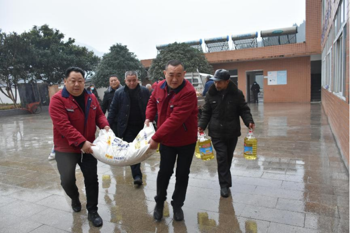 慰(wèi)問茶店福利(li)院老人